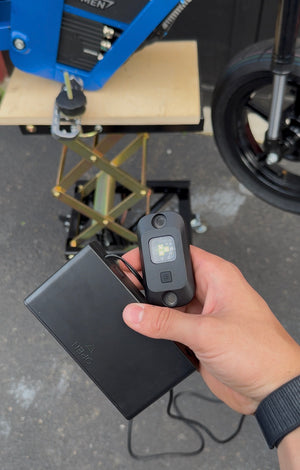 v3 Battery Powered Rocklight [BUILT IN SWITCH]
